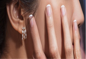 6 Model Earring yang Lagi Viral di Akhir Tahun 2025